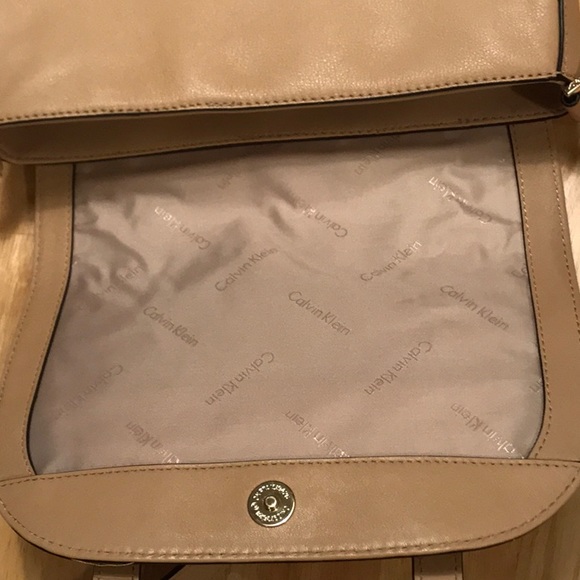 Calvin Klein tan leather saddle bag - Picture 5 of 6